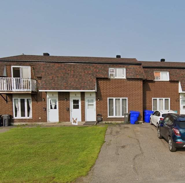 unité with 1 bedrooms for rent by Halfred | Apartment rentals, 359 Avenue De Buckingham, Buckingham